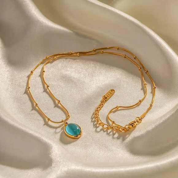 Elegant Gold and Blue Pendant Necklace - Picture 7 of 8